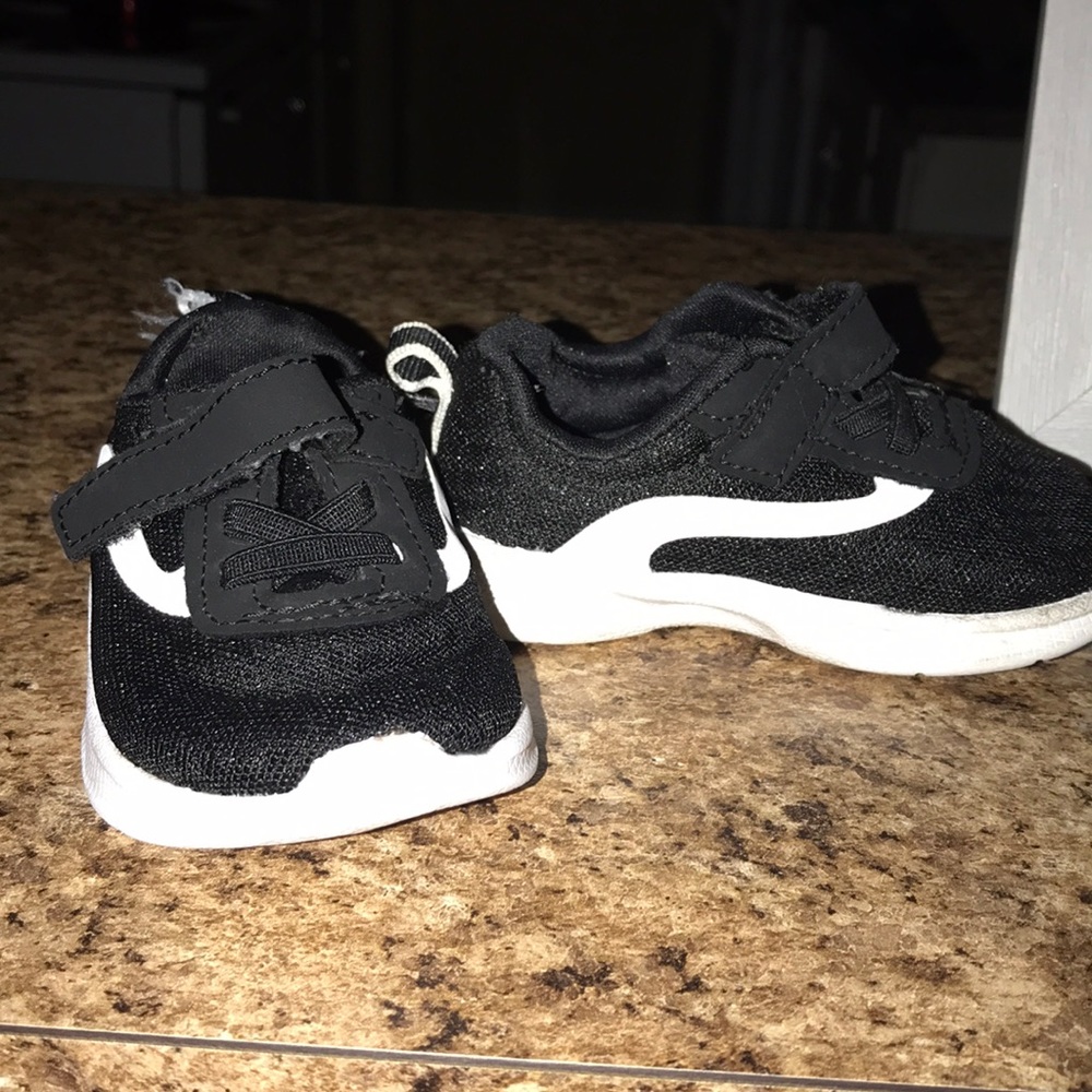Size 4 toddler shoes